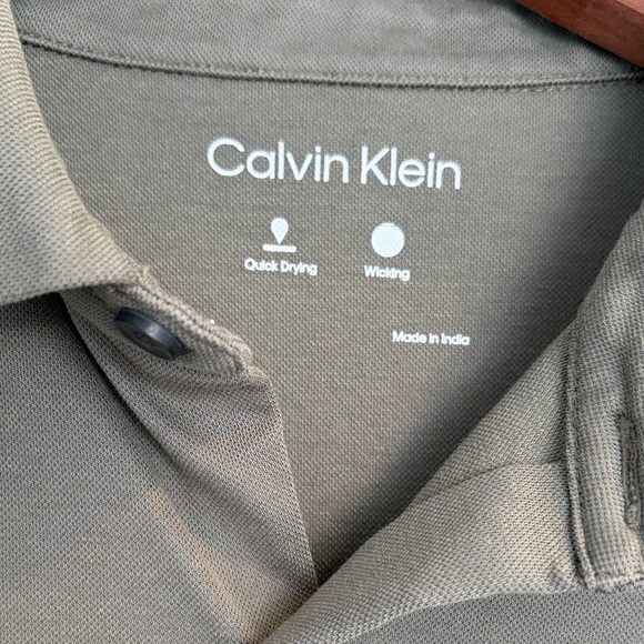 Calvin Klein Men's Casual Olive Green Button front Shirt Size Medium - Picture 2 of 6